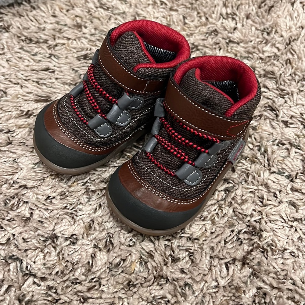 See Kai Run boots brand new!